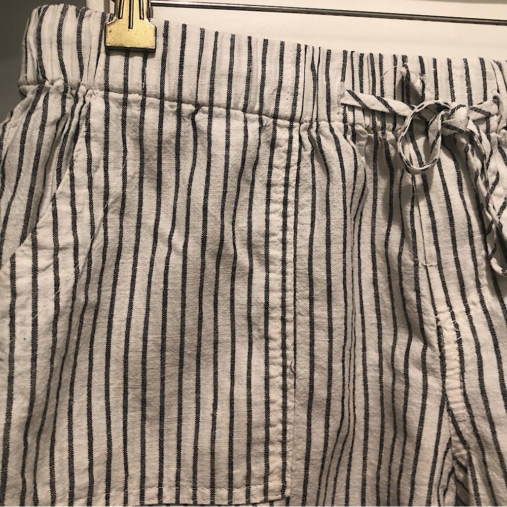 Women’s size S drawstring linen/cotton striped shorts